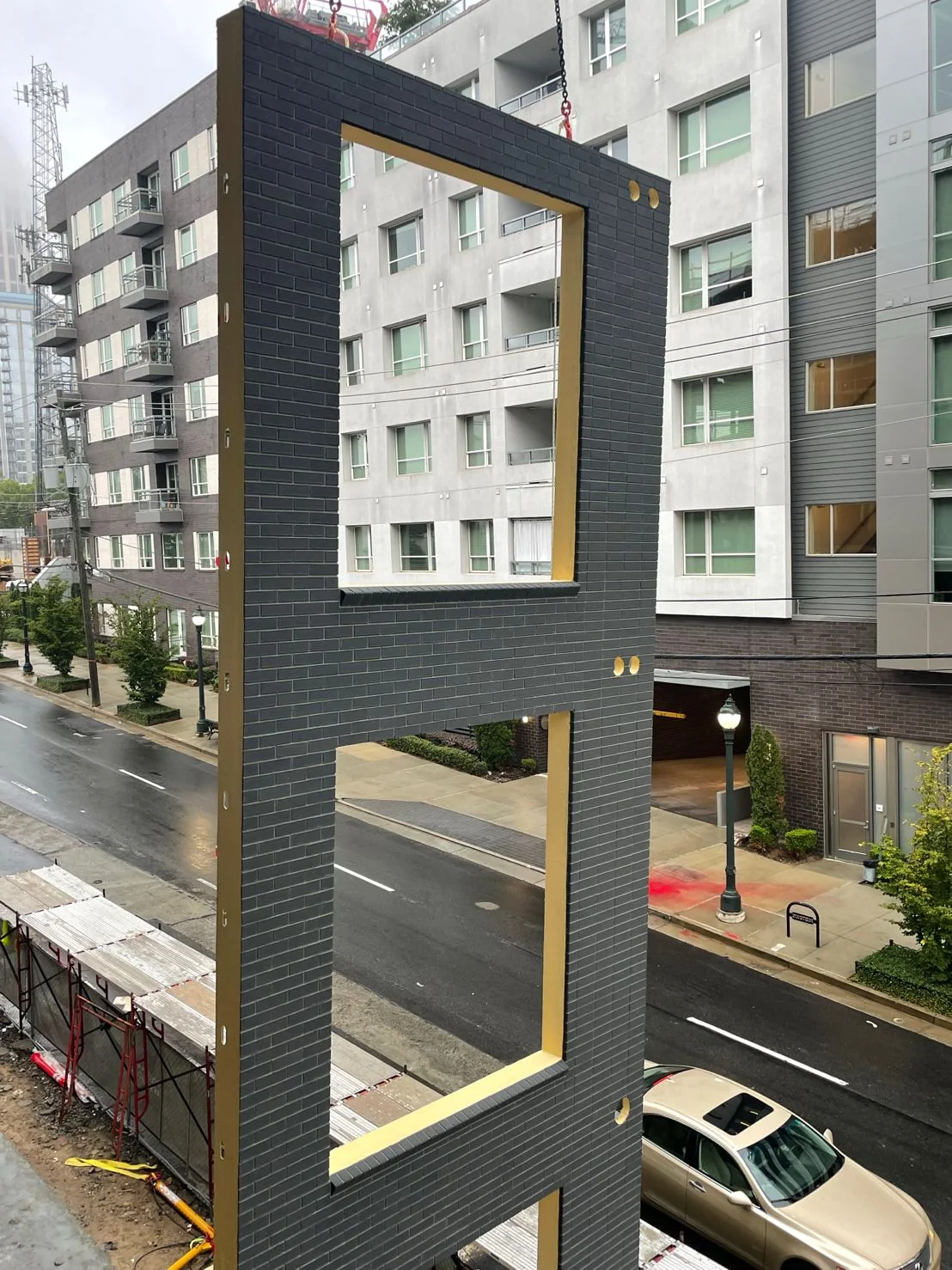 Façade d'immeuble en ossature acier léger et panneaux sur structure porteuse, vue 1