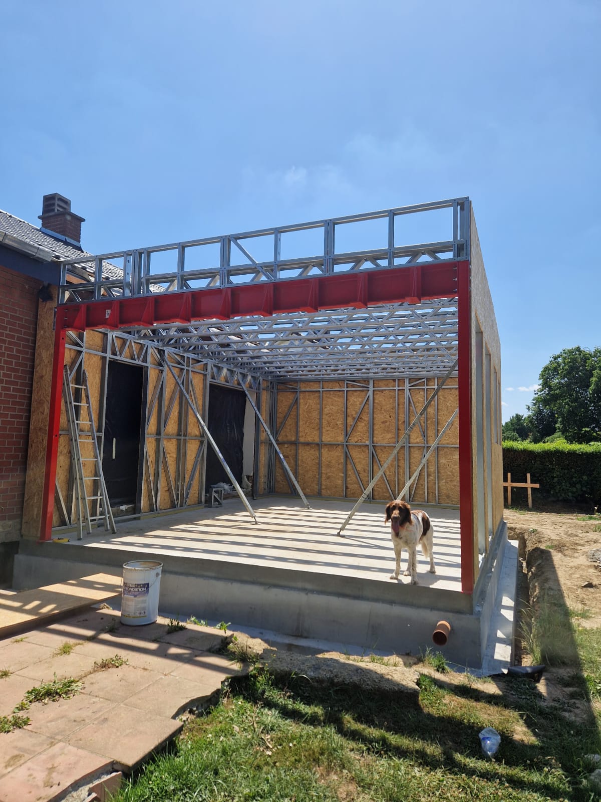 Assemblage des éléments numérotés sur chantier